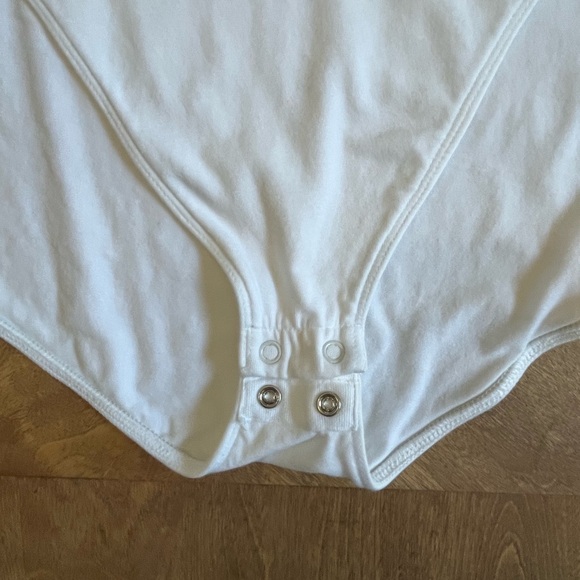 Old Navy White V-Neck Cap Sleeve Bodysuit | Size XL Tall - Picture 5 of 11